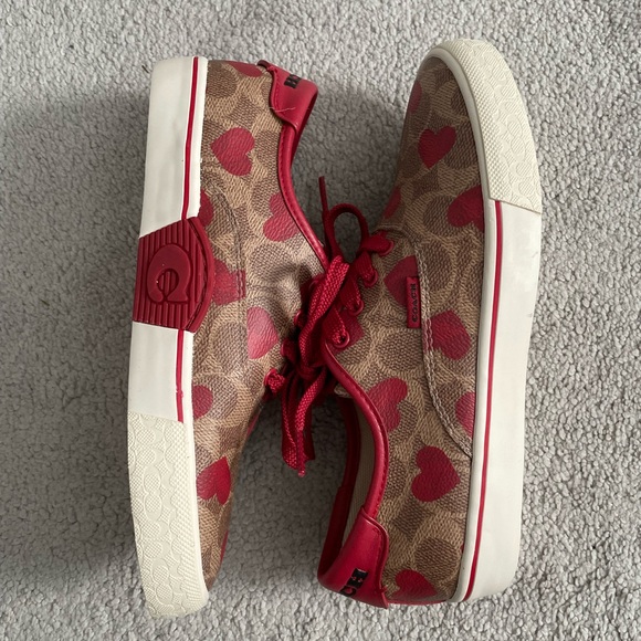 Coach Citysole Skate Sneaker With Heart Print in size 6.5 US - Picture 6 of 16